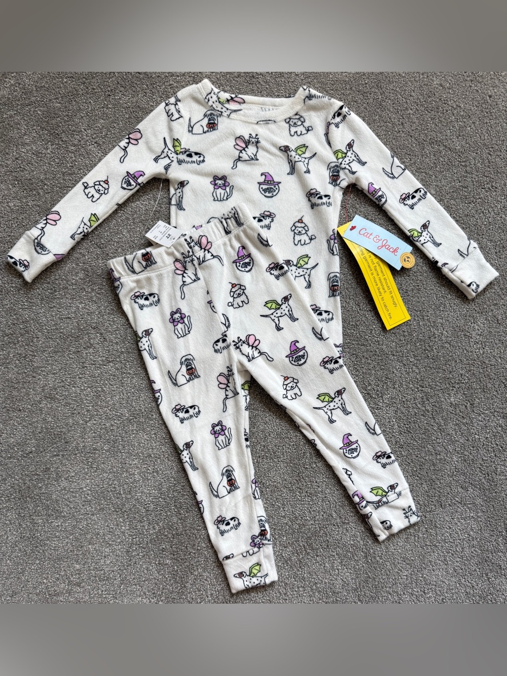 Halloween adorable & soft NEW pajamas set size 2T.